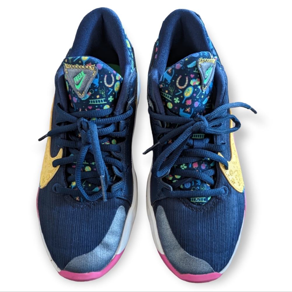 Nike Kid's Zoom Freak 2 Superstitious Charles + Veronica 5.5Y